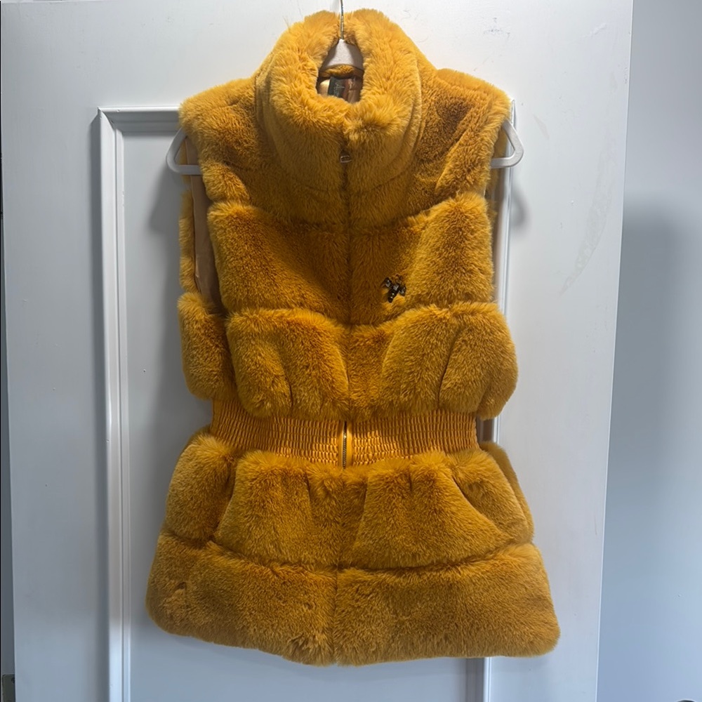 Women’s Faux Fur Vest - Mustard Yellow